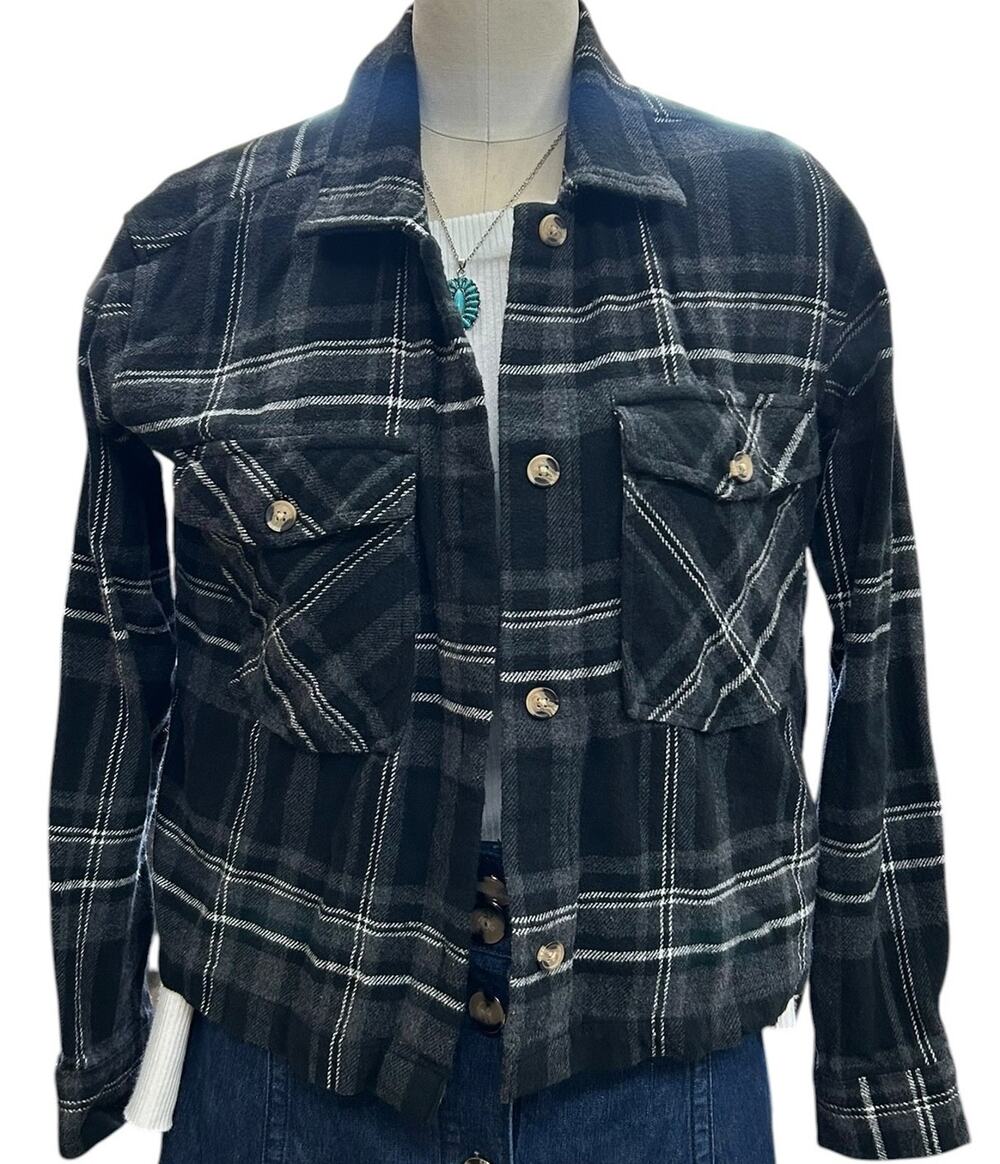 BeachLunchLounge Cropped Plaid Shacket Jacket Black Gray Button Front XS